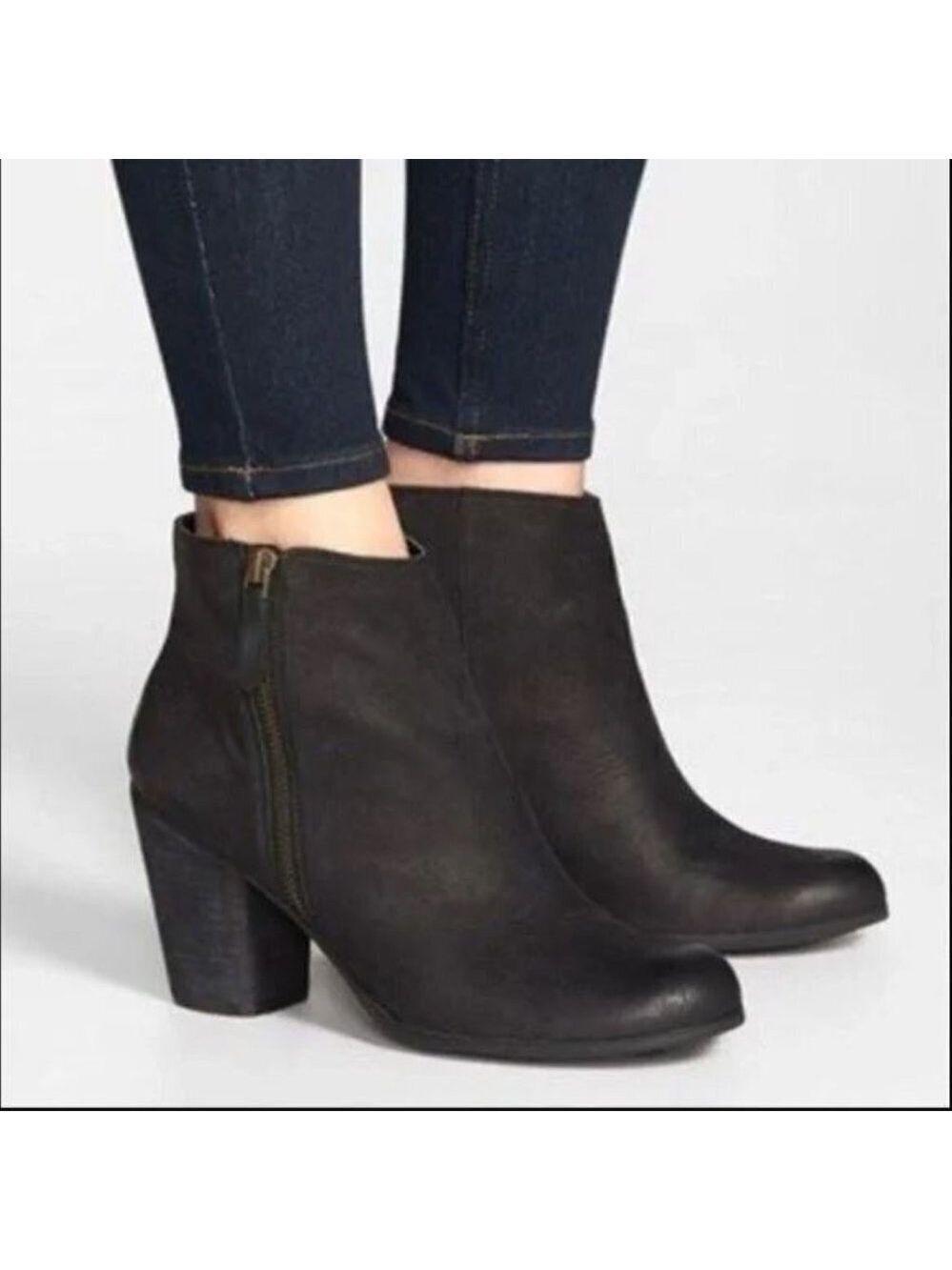 BP. Black Leather Ankle Boots Side Zip Size 9